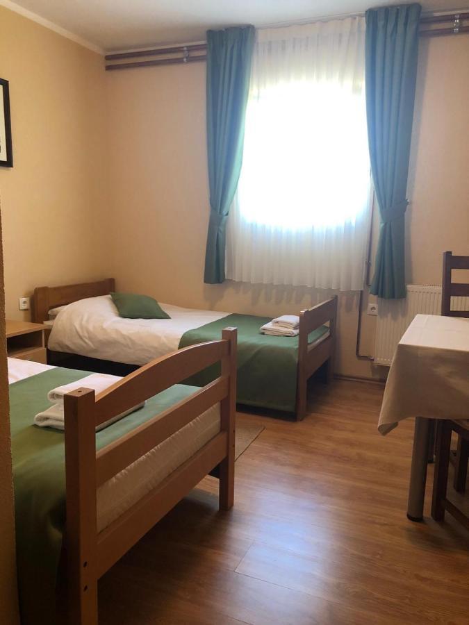 Bed And Breakfast Albatros Perusic Exteriör bild